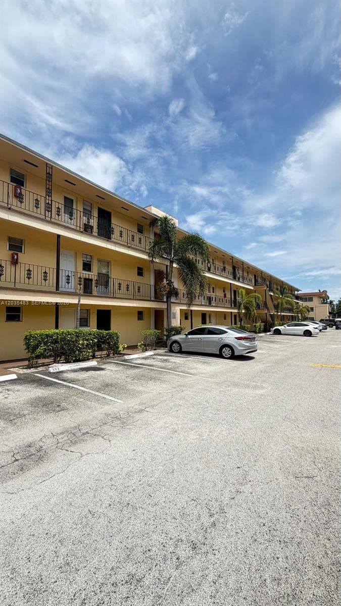 20200 NE 27th Ct # 9, Aventura FL 33180 photo 5
