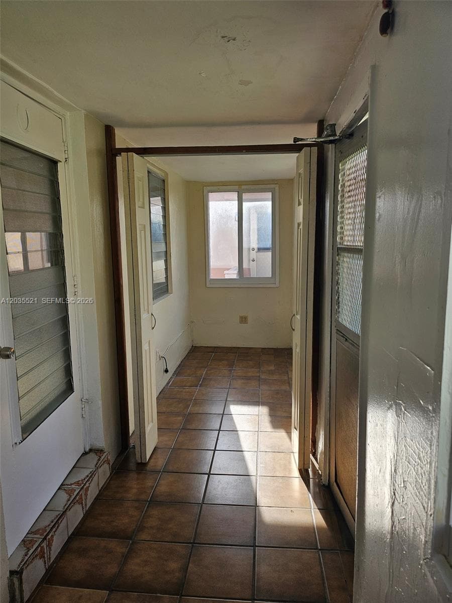709 NE 4th Ct # 6, Hallandale Beach FL 33009 photo 2