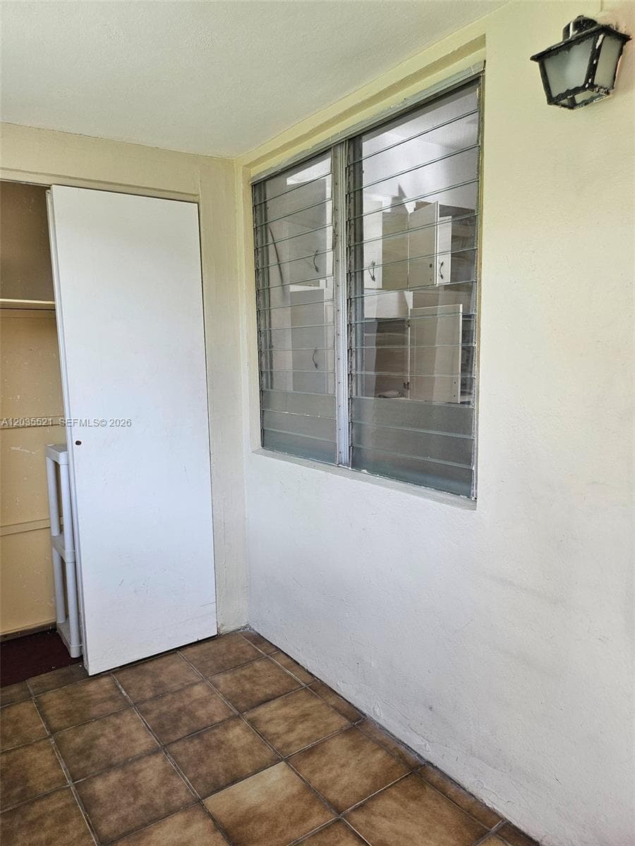 709 NE 4th Ct # 6, Hallandale Beach FL 33009 photo 5