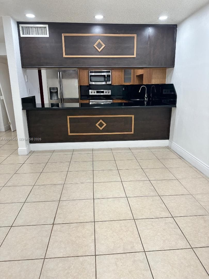 7205 W 3rd Ave, Hialeah FL 33014 photo 2