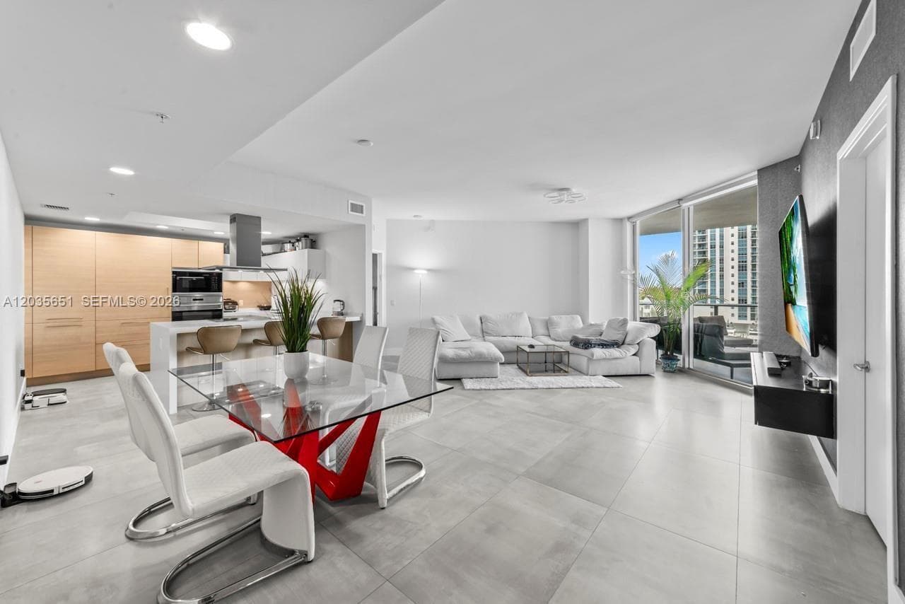 17111 Biscayne Blvd # 503, North Miami Beach FL 33160 photo 2
