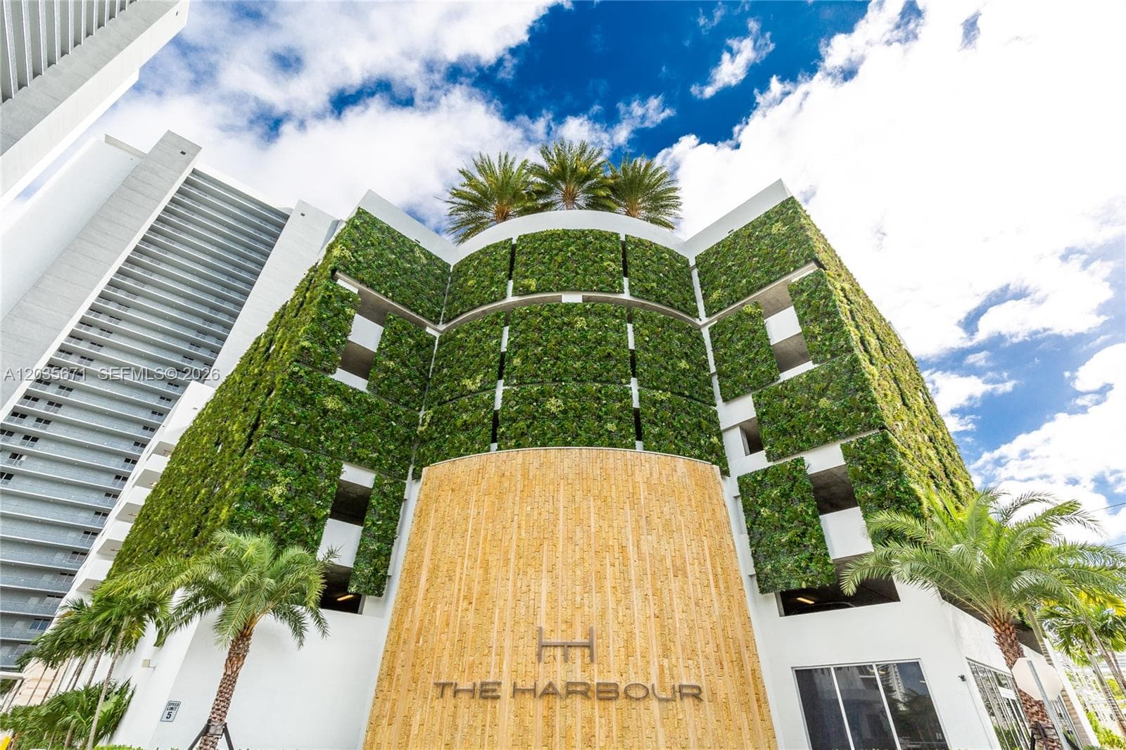 16385 Biscayne Blvd # 1805, North Miami Beach FL 33160 photo 2