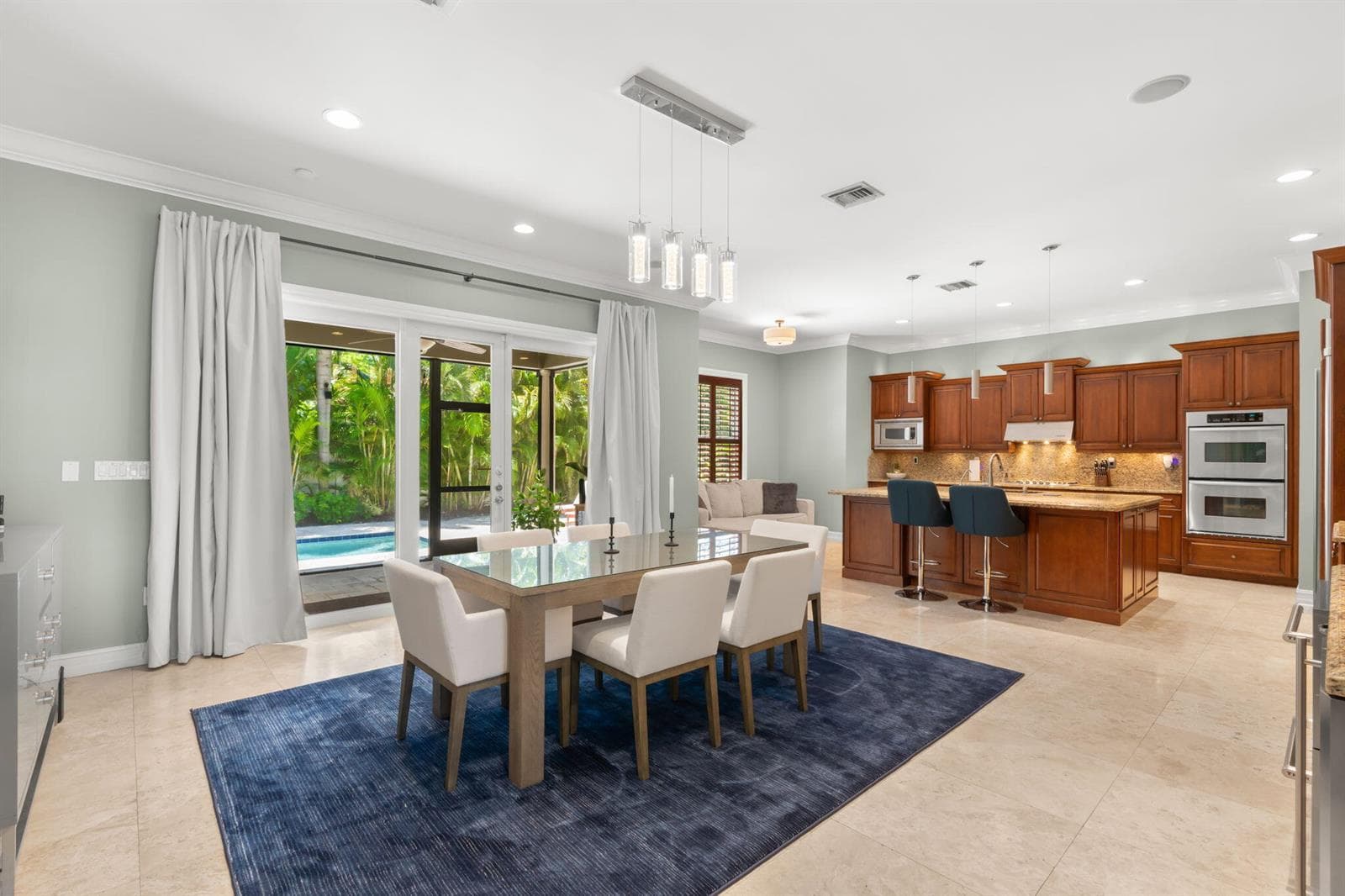633 NE 20th Street, Wilton Manors FL 33305 photo 2