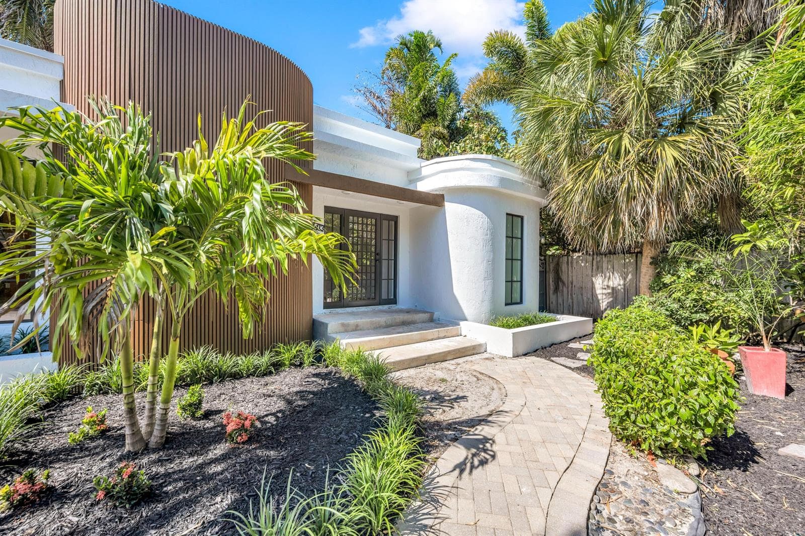 1413 NE 4th Court, Fort Lauderdale FL 33301 photo 2