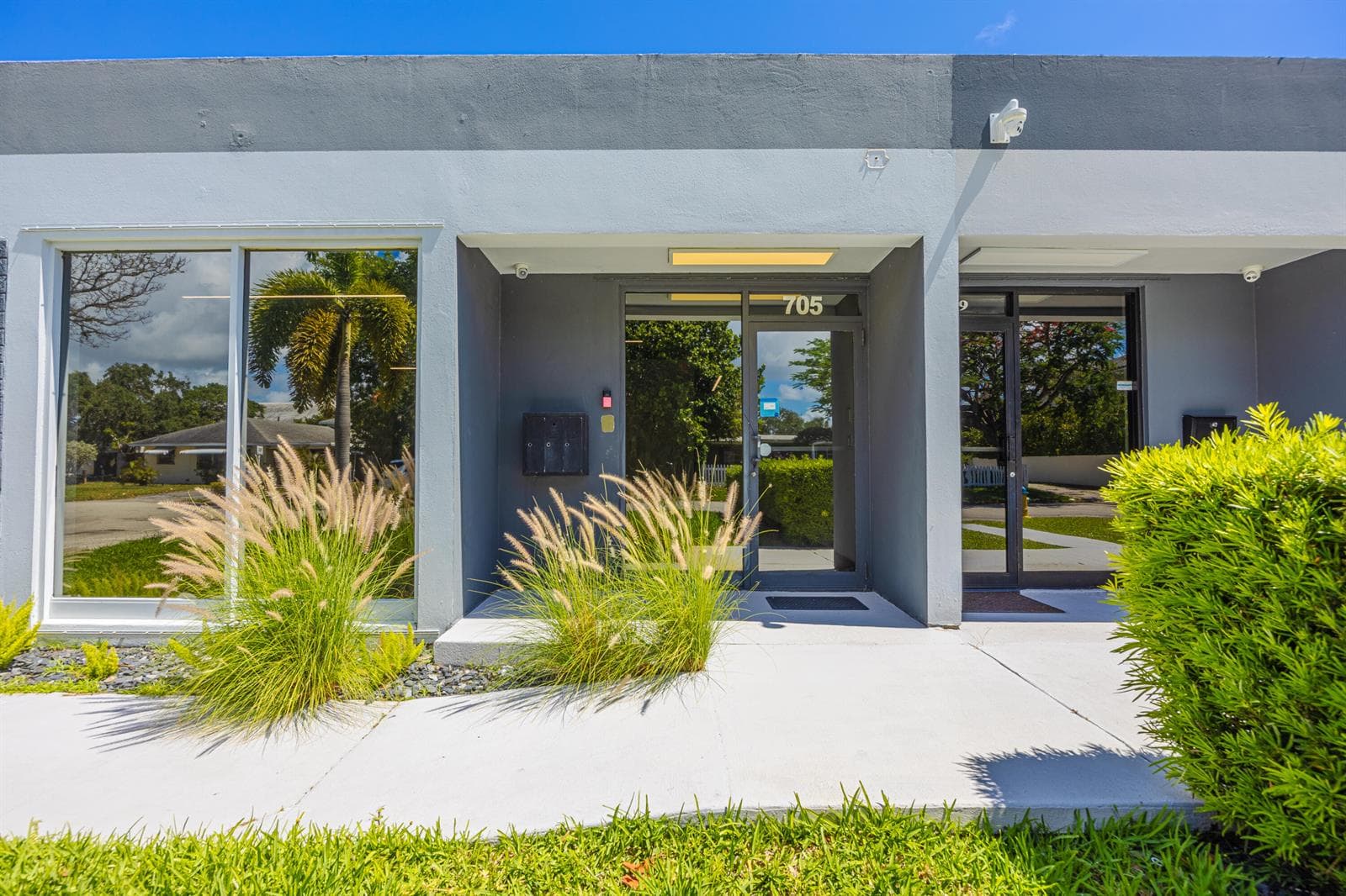 705 Bond Way, Delray Beach FL 33483 photo 2
