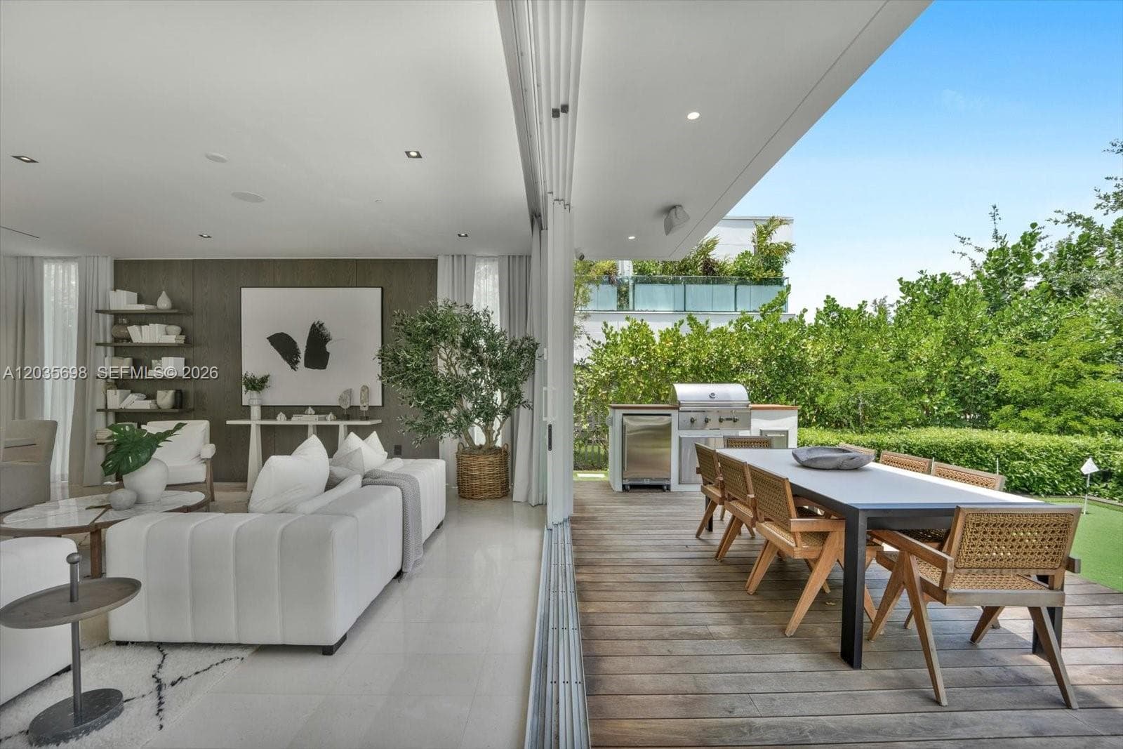 810 W 47 CT, Miami Beach FL 33140 photo 5