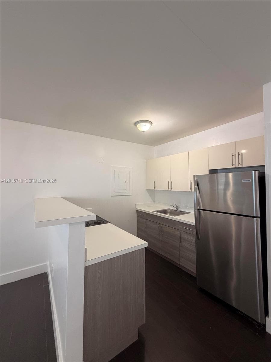 1040 NW 3rd Ave # 5, Miami, FL 33136 photo 2