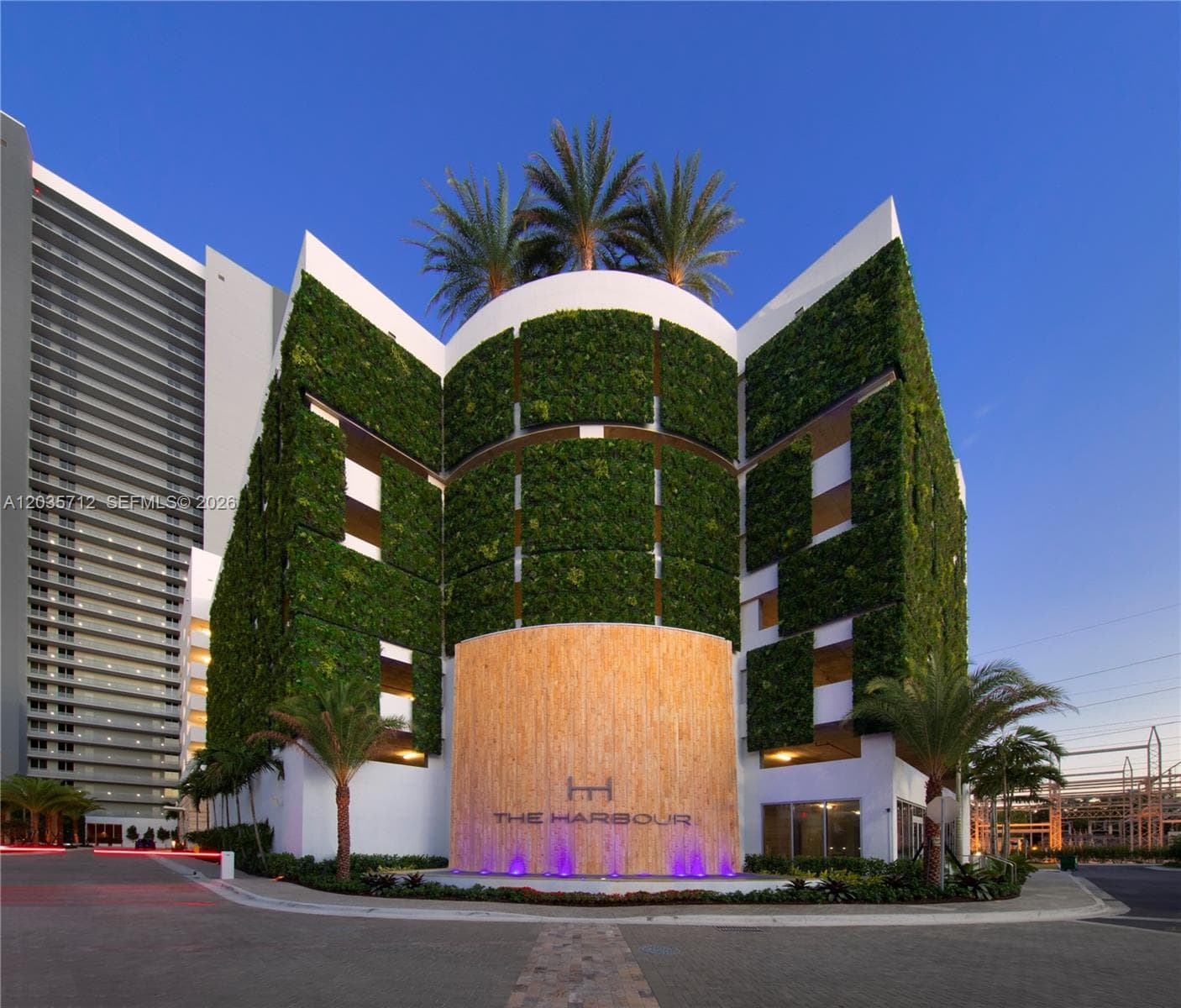 16385 Biscayne Blvd # 519, North Miami Beach FL 33160 photo 2