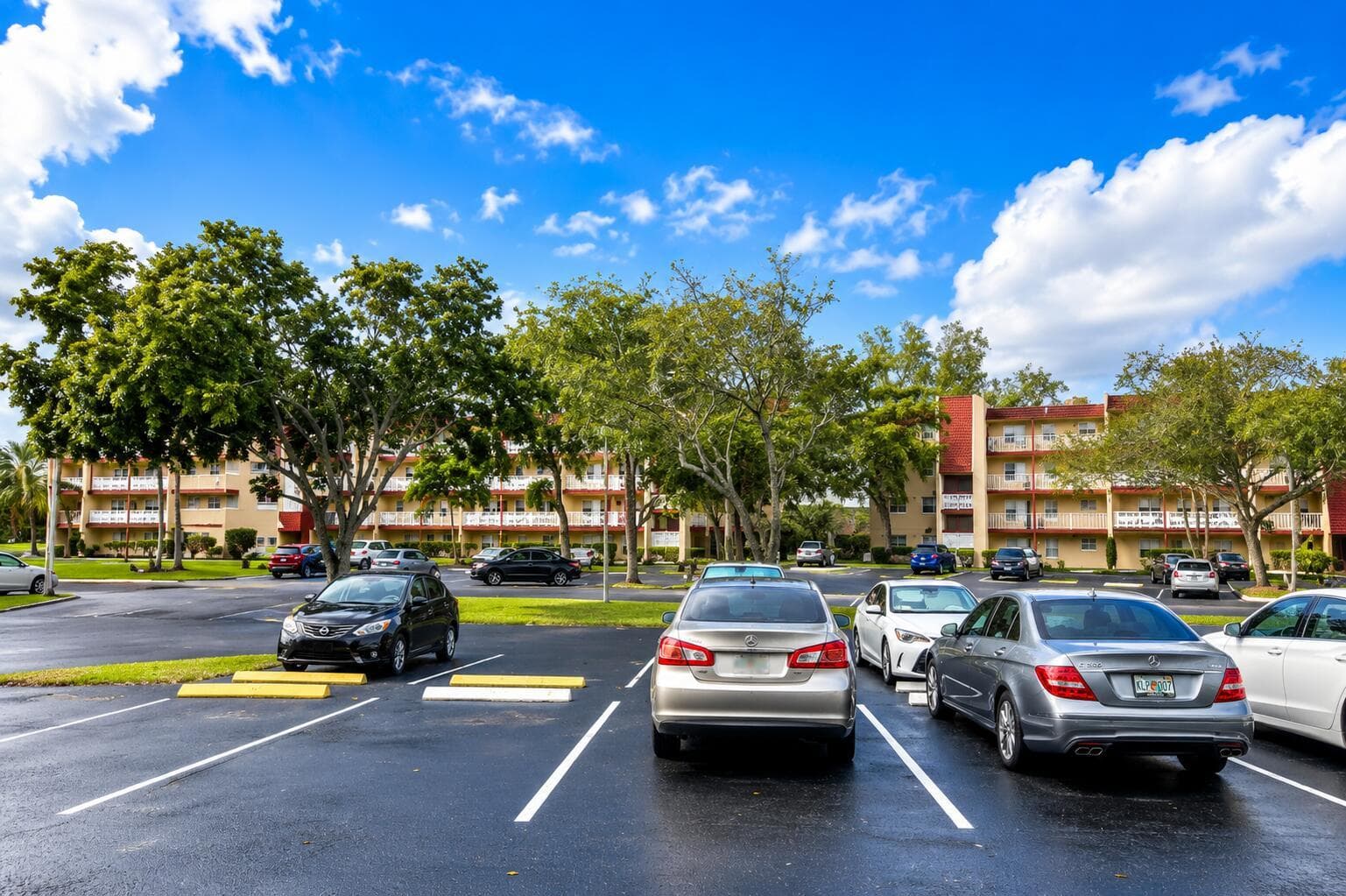 1050 Country Club Drive # 303, Margate FL 33063 photo 2