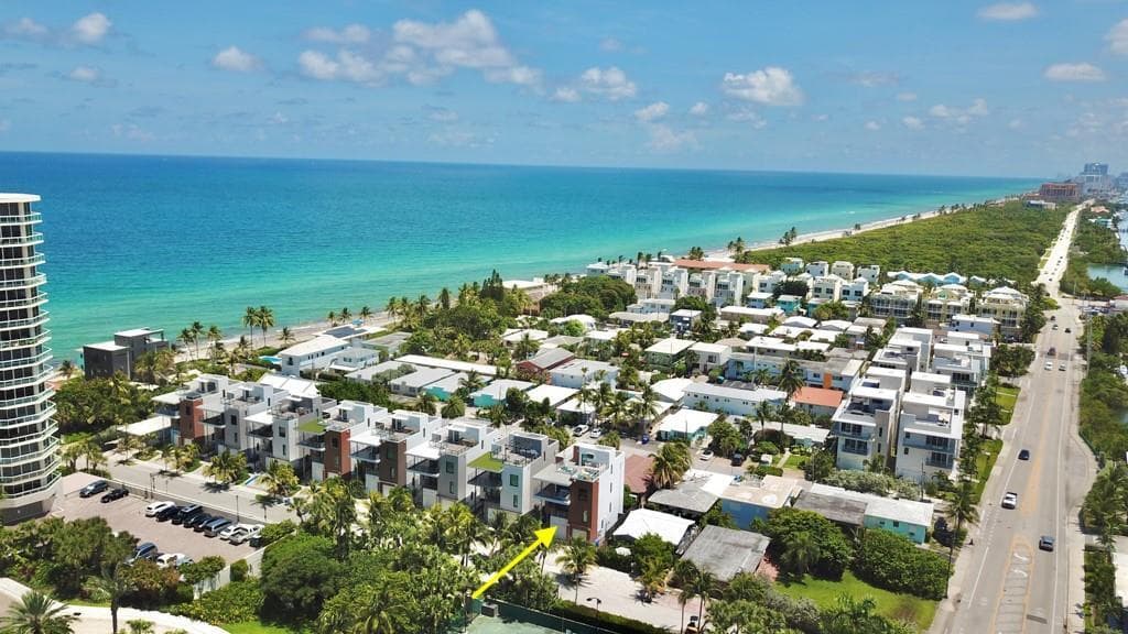 348 Balboa Street, Hollywood FL 33019 photo 2