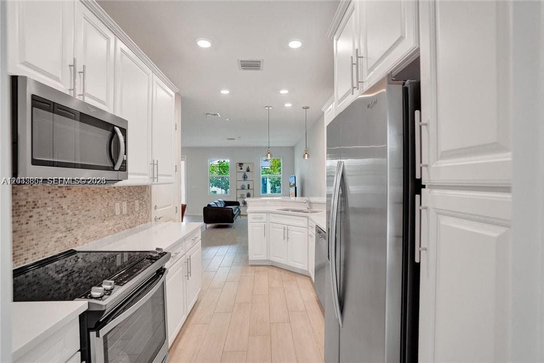 5140 Eucalyptus Dr # 5, Hollywood FL 33021 photo 3