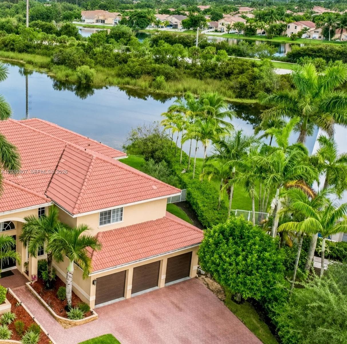 1333 SW 175th Way, Pembroke Pines FL 33029 photo 2