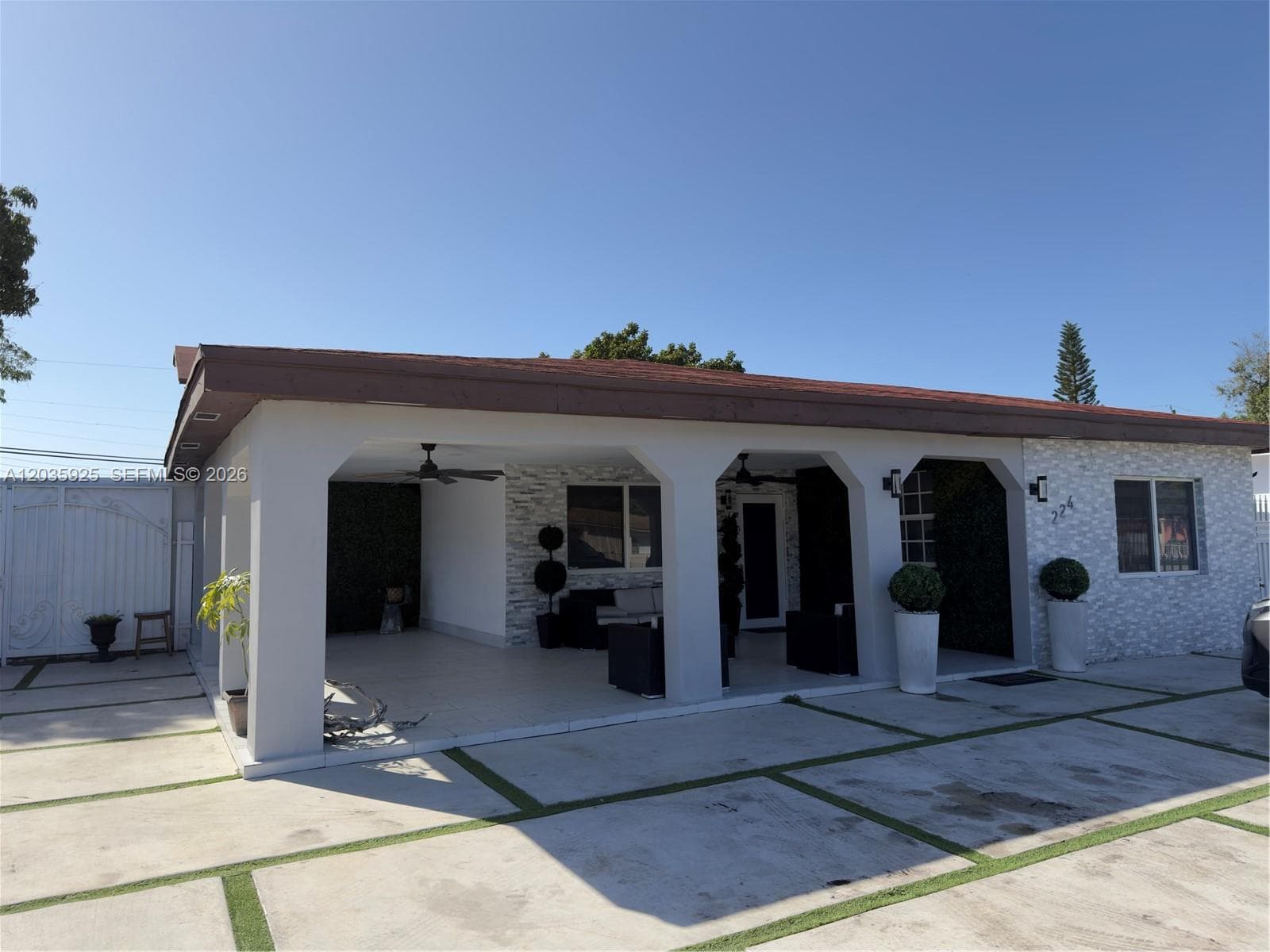 224 E 42nd St, Hialeah FL 33013 photo 2