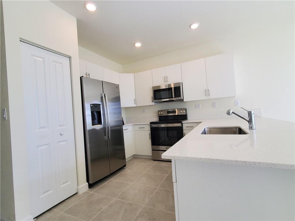 3216 W 114th Terrace, Hialeah, FL 33018 photo 4