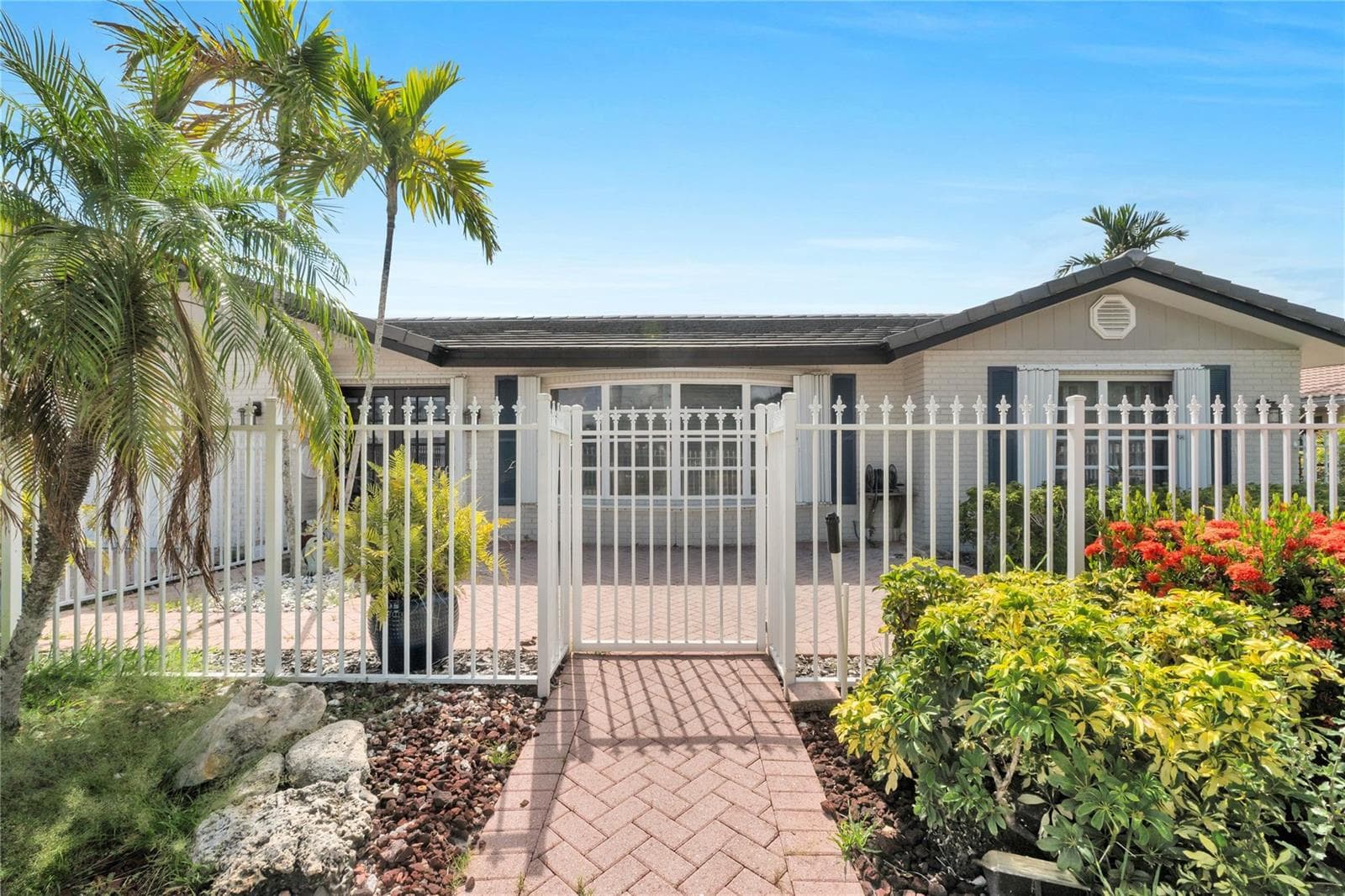 4020 NE 24th Avenue, Lighthouse Point FL 33064 photo 2