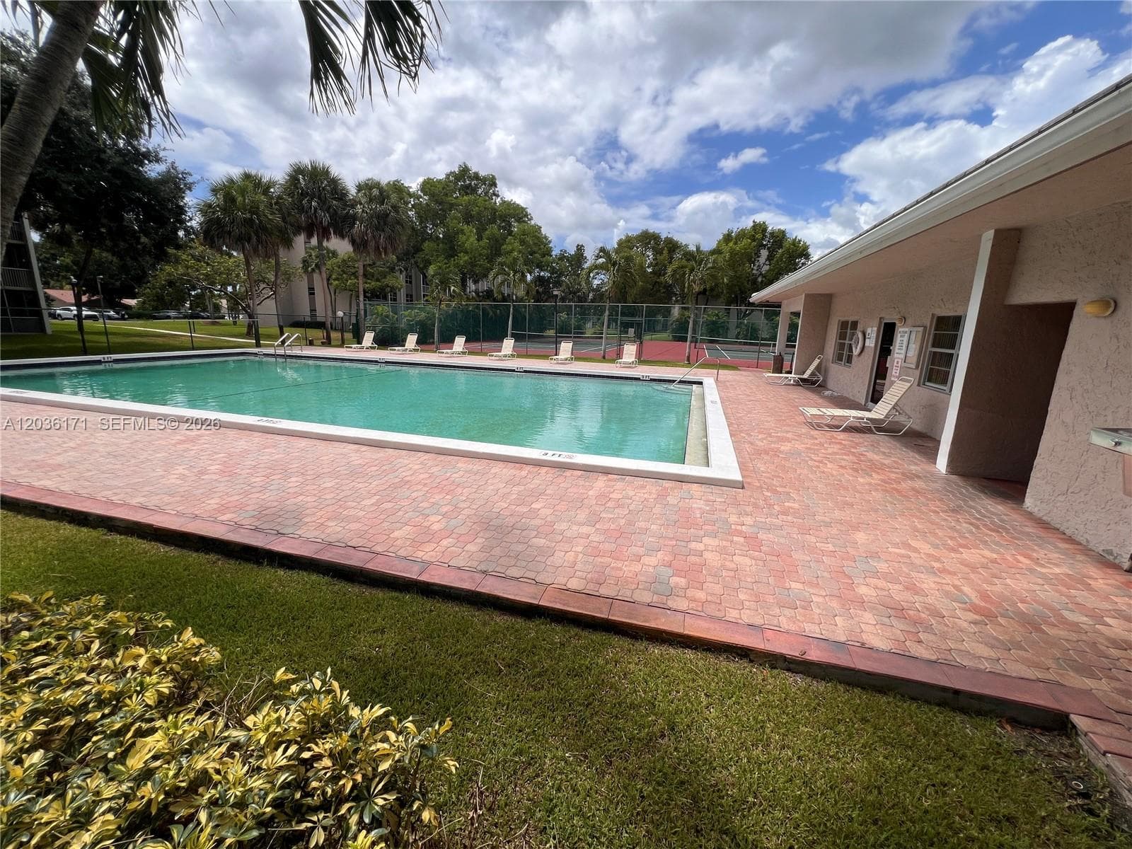 1075 Riverside Dr # 505, Coral Springs FL 33071 photo 3