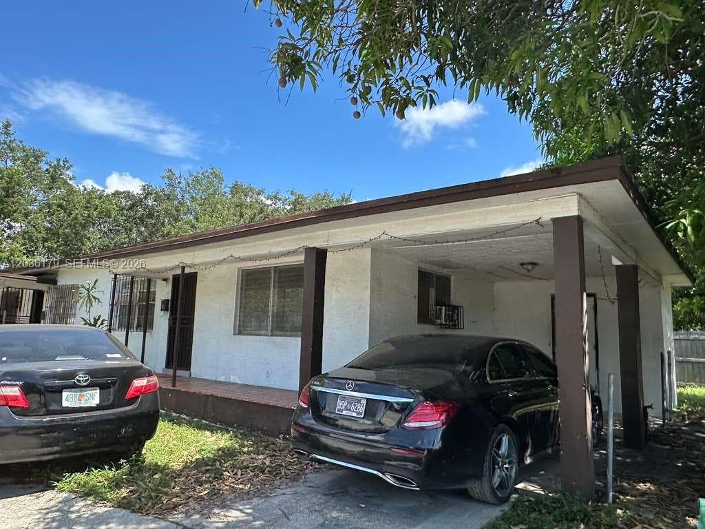 545 NW 81st St, Miami FL 33150 photo 2