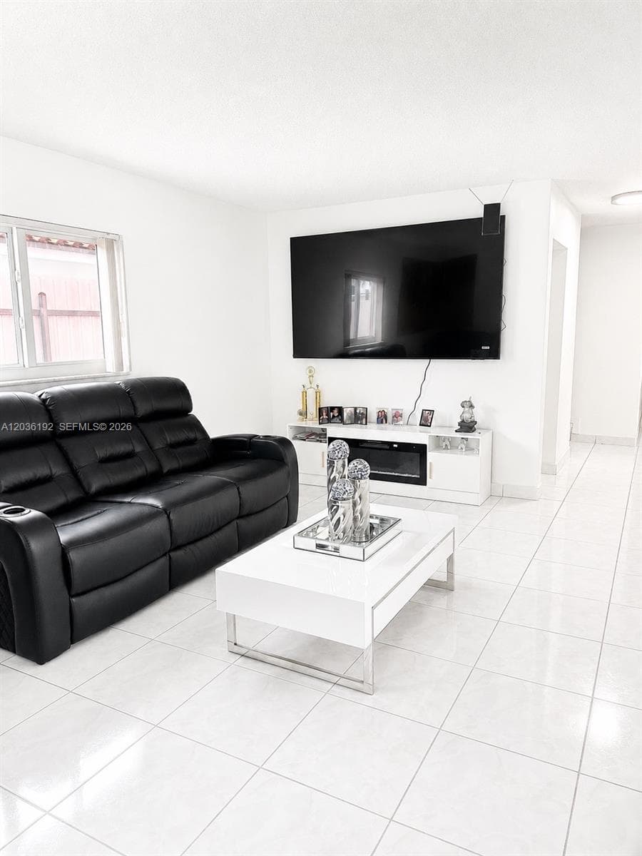 380 W 45th St, Hialeah FL 33012 photo 2