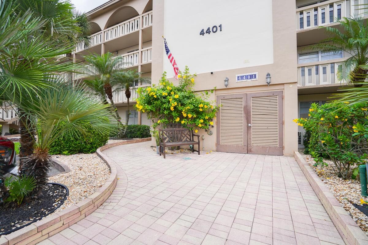 4401 Martinique Court # D2, Coconut Creek FL 33066 photo 4
