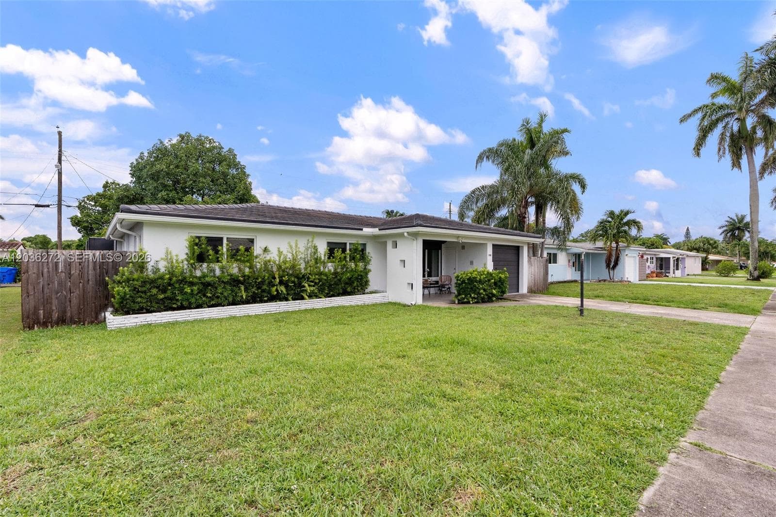 706 N 32nd Ct, Hollywood FL 33021 photo 2