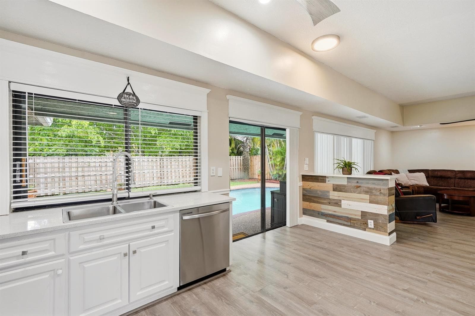 2145 NW 85th Lane, Coral Springs FL 33071 photo 4
