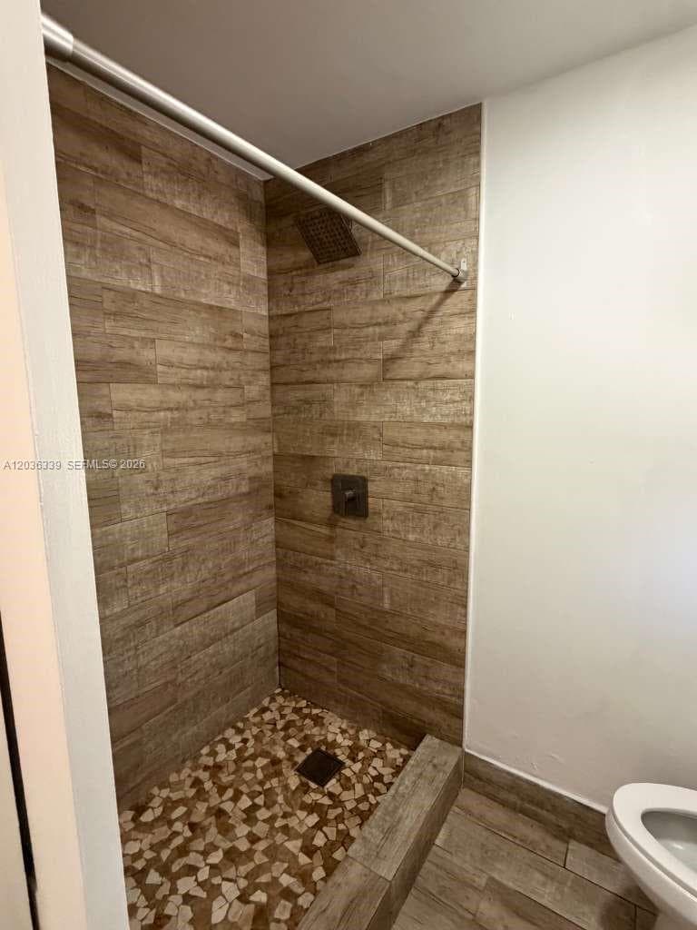 5843 Harding St, Hollywood FL 33021 photo 4