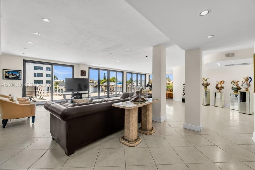 3100 NE 48th St # 212, Fort Lauderdale FL 33308 photo 4