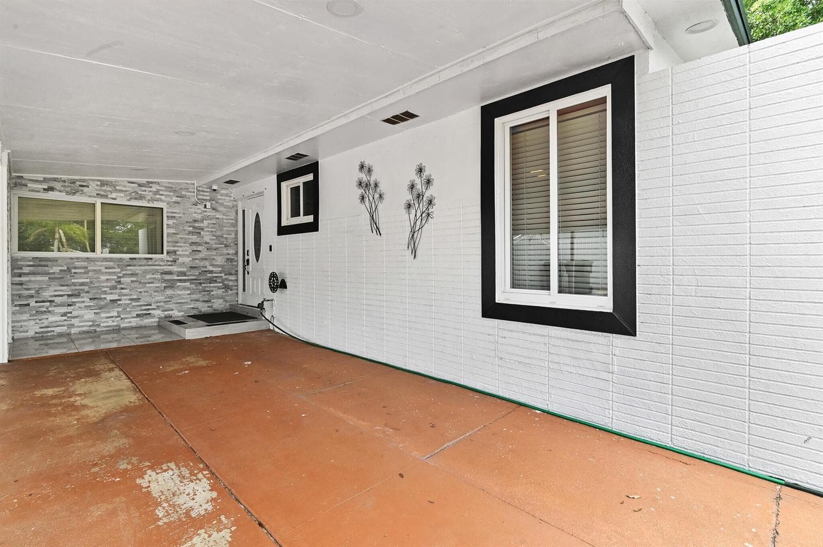 124 Davis Road, Palm Springs FL 33461 photo 3