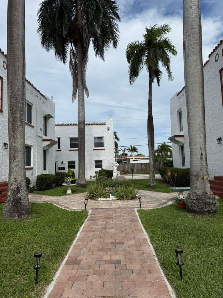 817 Tyler Street # 8, Hollywood, FL 33019 photo 4