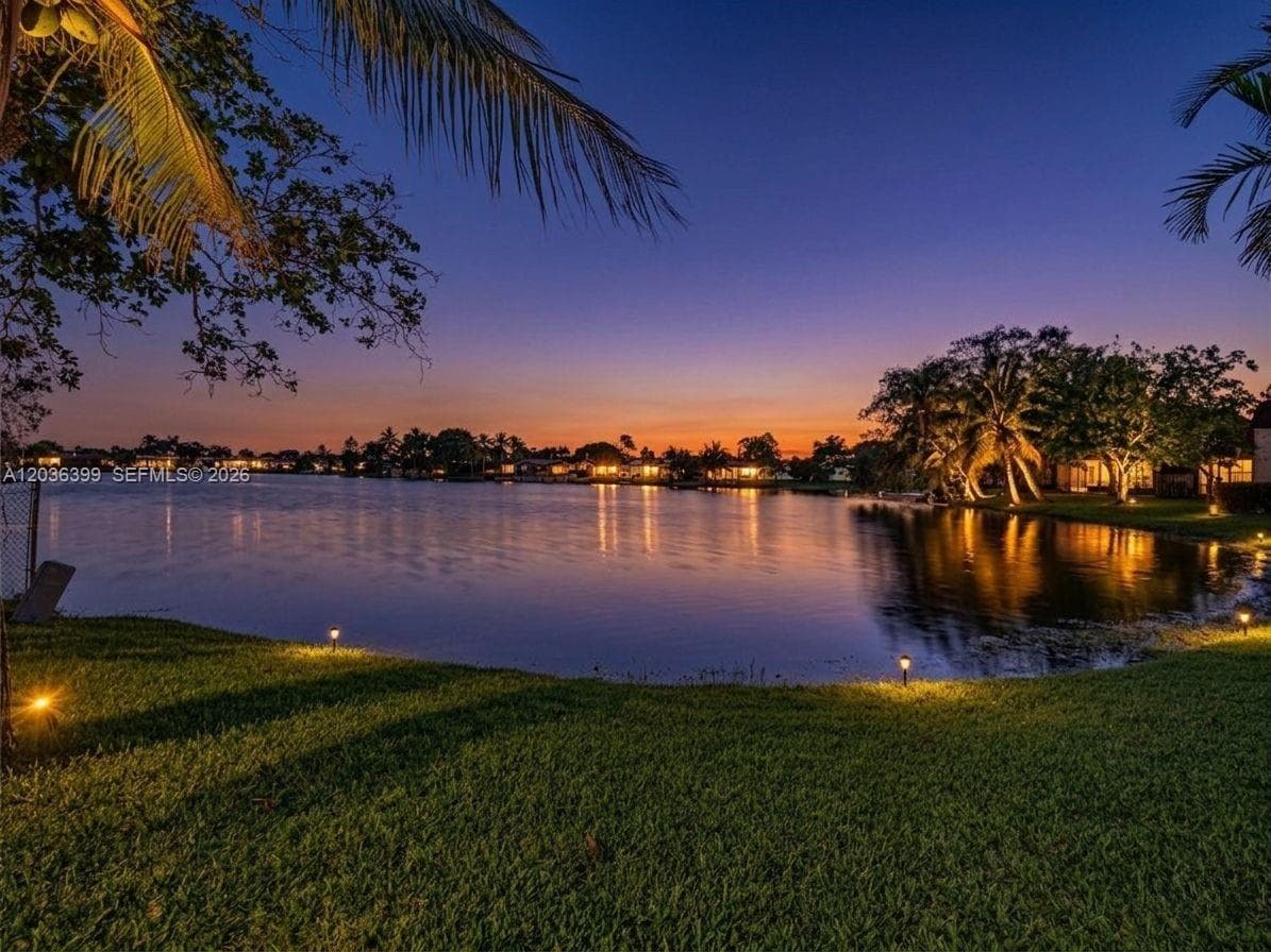 8902 Palm Tree Ln # 8902, Pembroke Pines FL 33024 photo 5