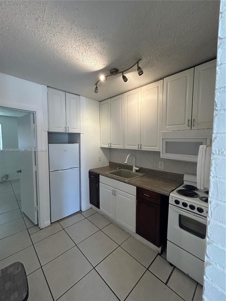 1045 N Andrews Ave # 3, Fort Lauderdale, FL 33311 photo 3