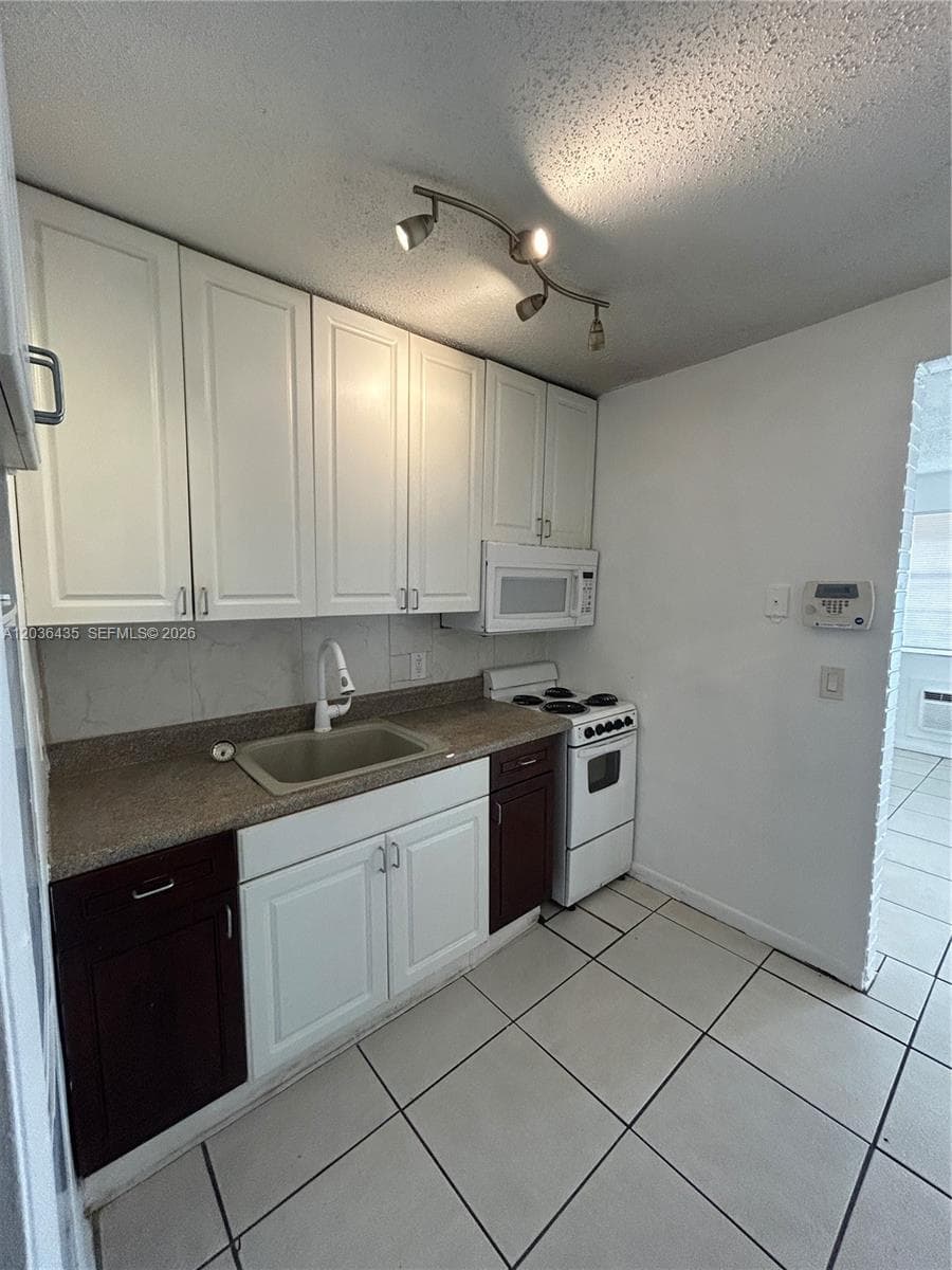 1045 N Andrews Ave # 3, Fort Lauderdale, FL 33311 photo 4