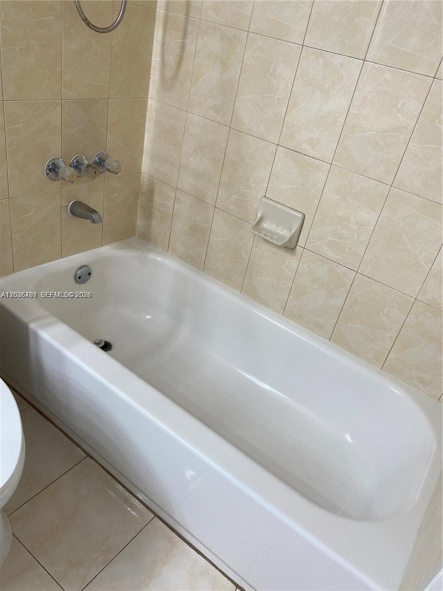 300 W Palm Cir W # 208, Pembroke Pines FL 33025 photo 5