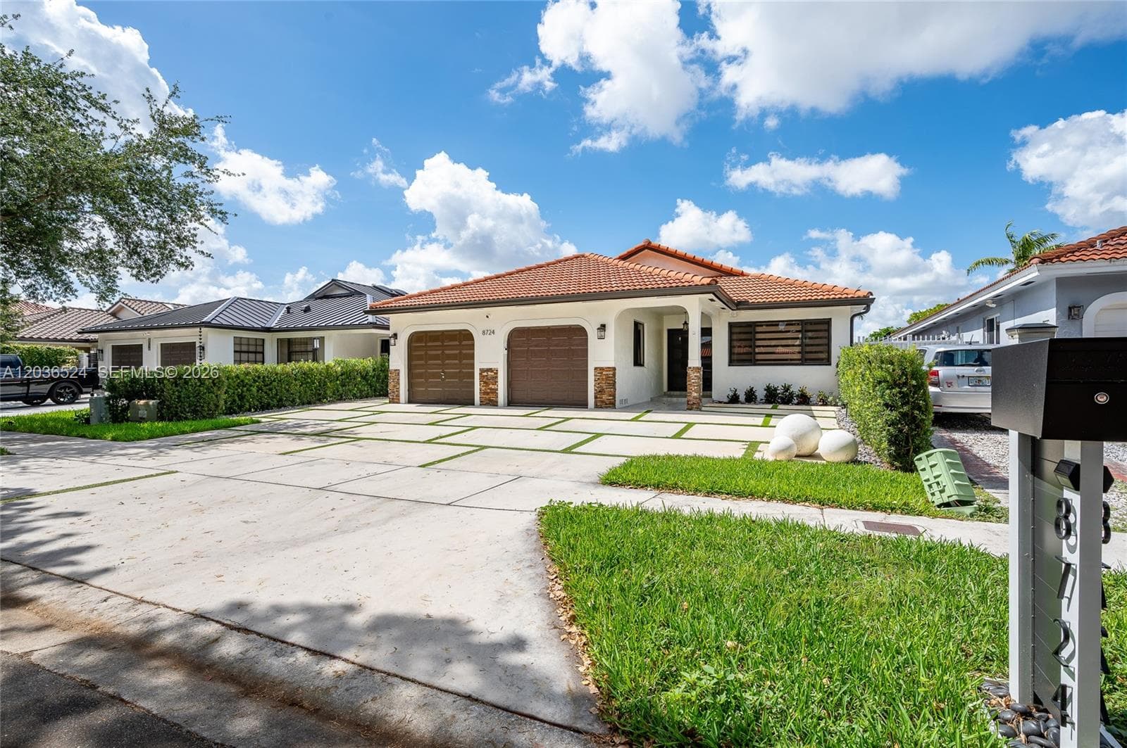 8724 NW 149th Ter, Miami Lakes FL 33018 photo 2