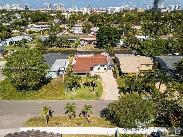 707 SW 3rd Ave, Hallandale Beach FL 33009 photo 3