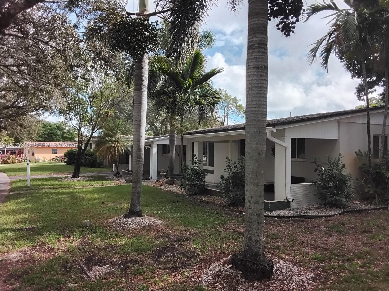 911 W Country Club Cir, Plantation FL 33317 photo 3
