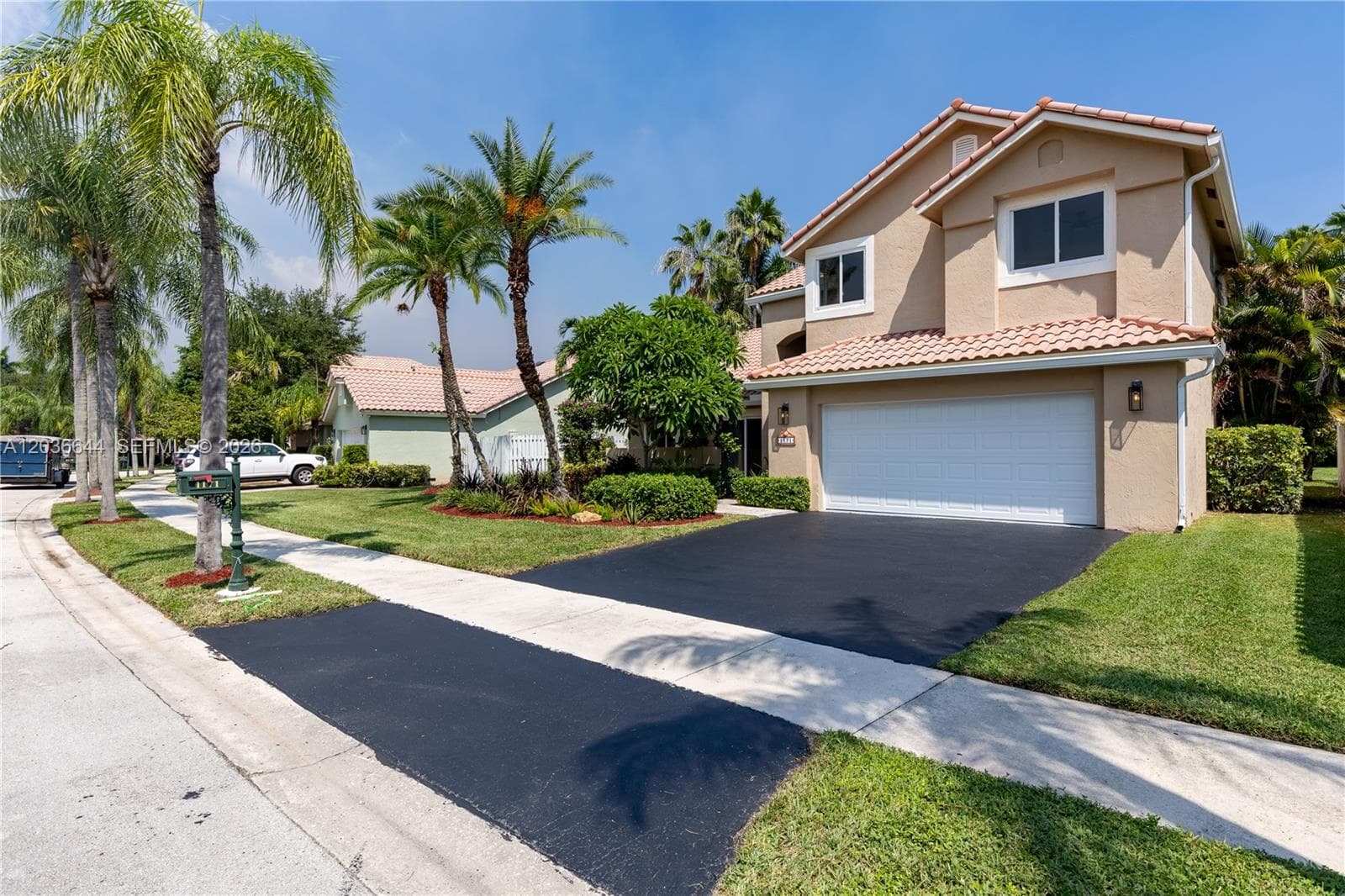 1171 Laguna Springs Dr, Weston FL 33326 photo 2