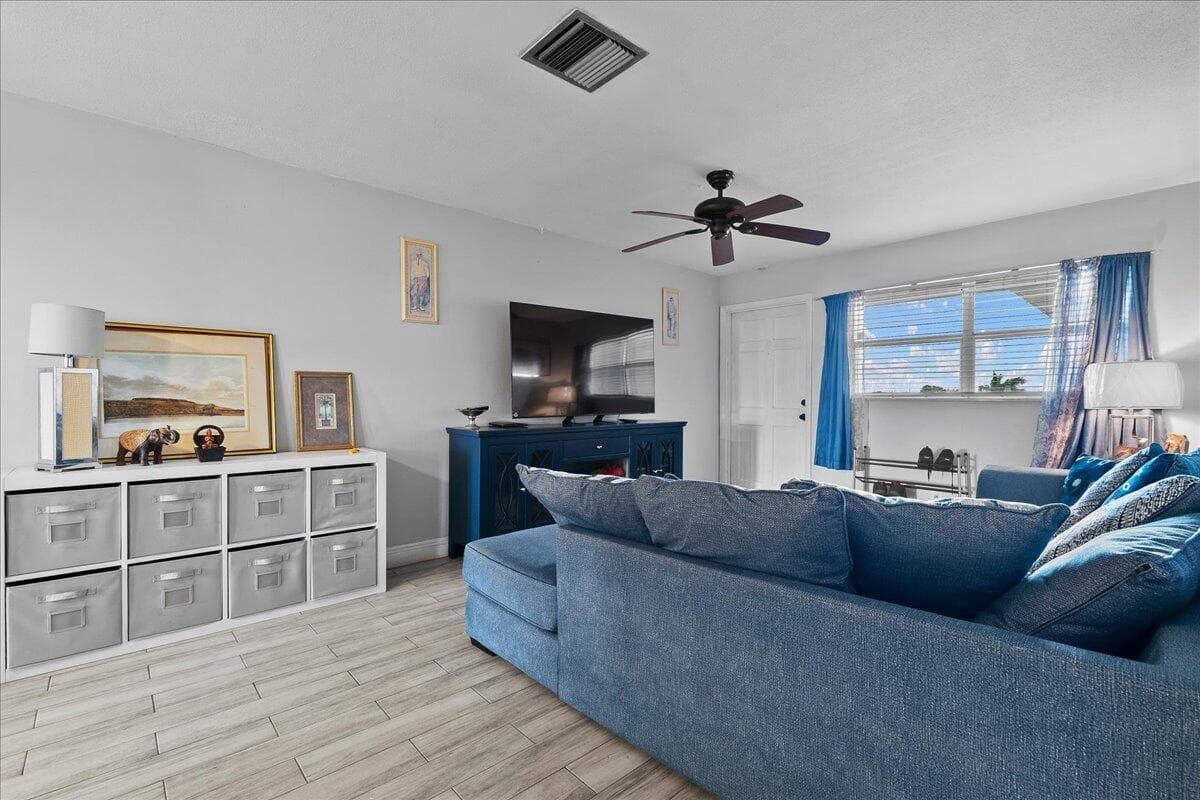 941 Crystal Lake Drive # 402, Deerfield Beach FL 33064 photo 5