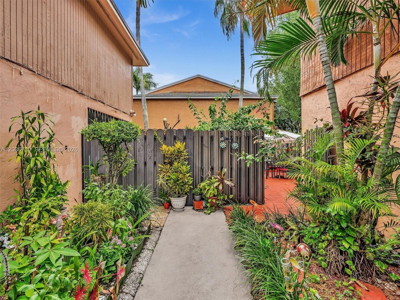 3483 SW 52nd Ave, Pembroke Park FL 33023 photo 3