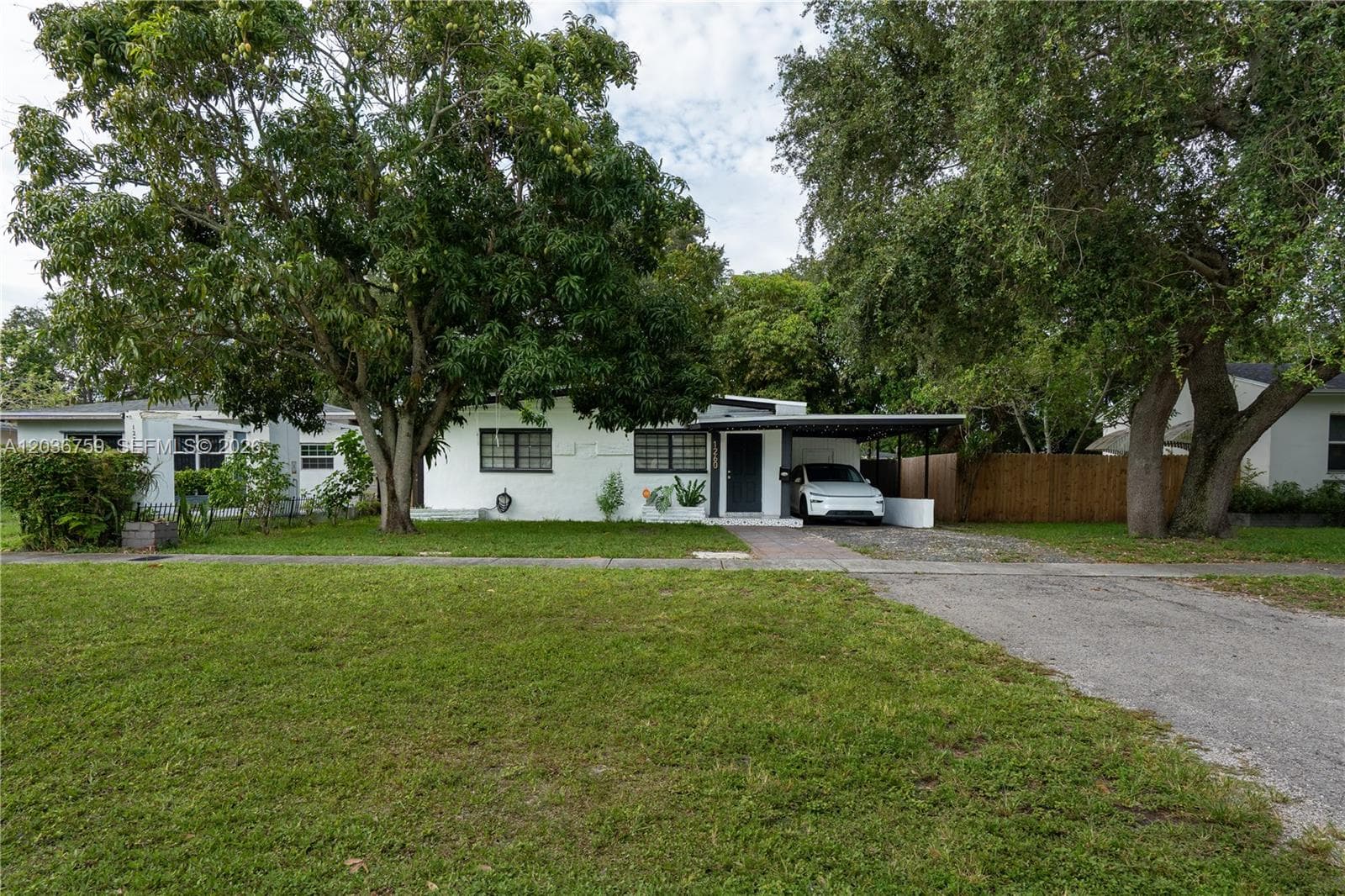1260 NE 153rd St, North Miami Beach FL 33162 photo 4