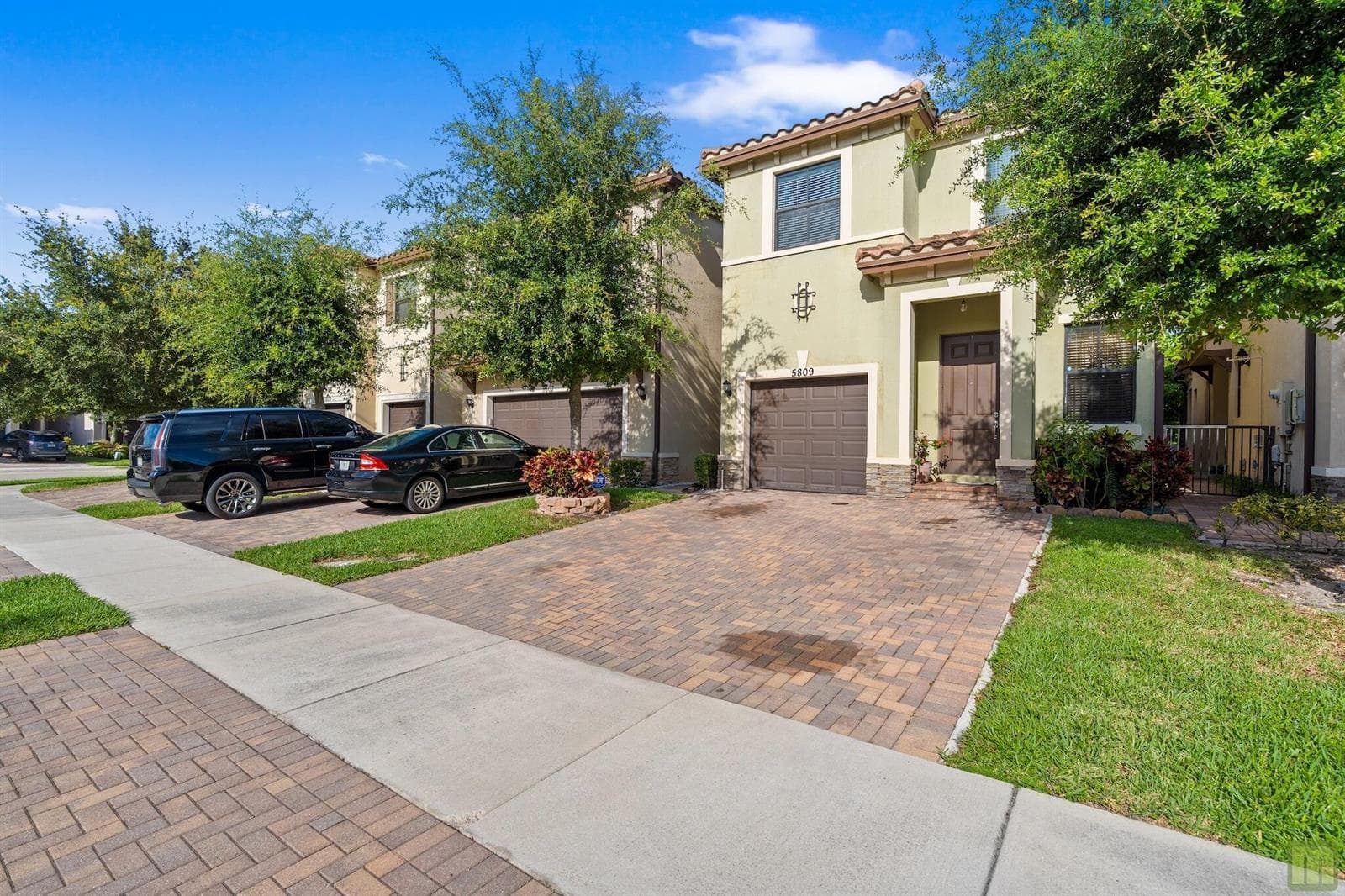 5809 NW 46th Lane, Tamarac FL 33319 photo 2