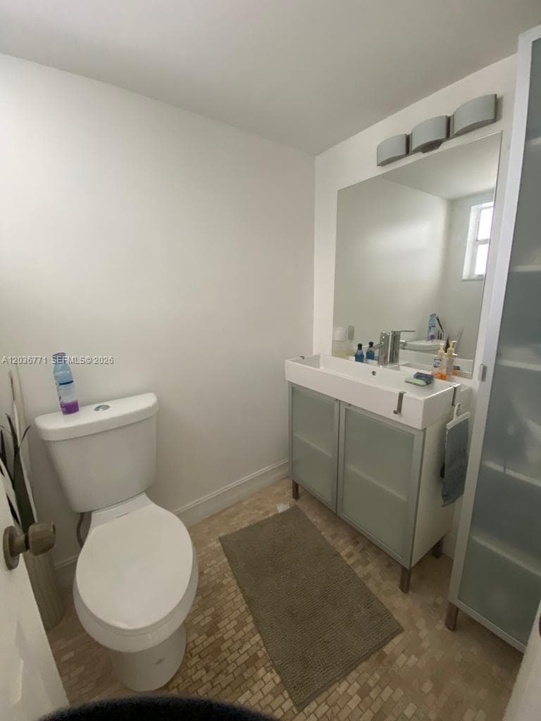 873 NE 195th St # 308, Miami, FL 33179 photo 2