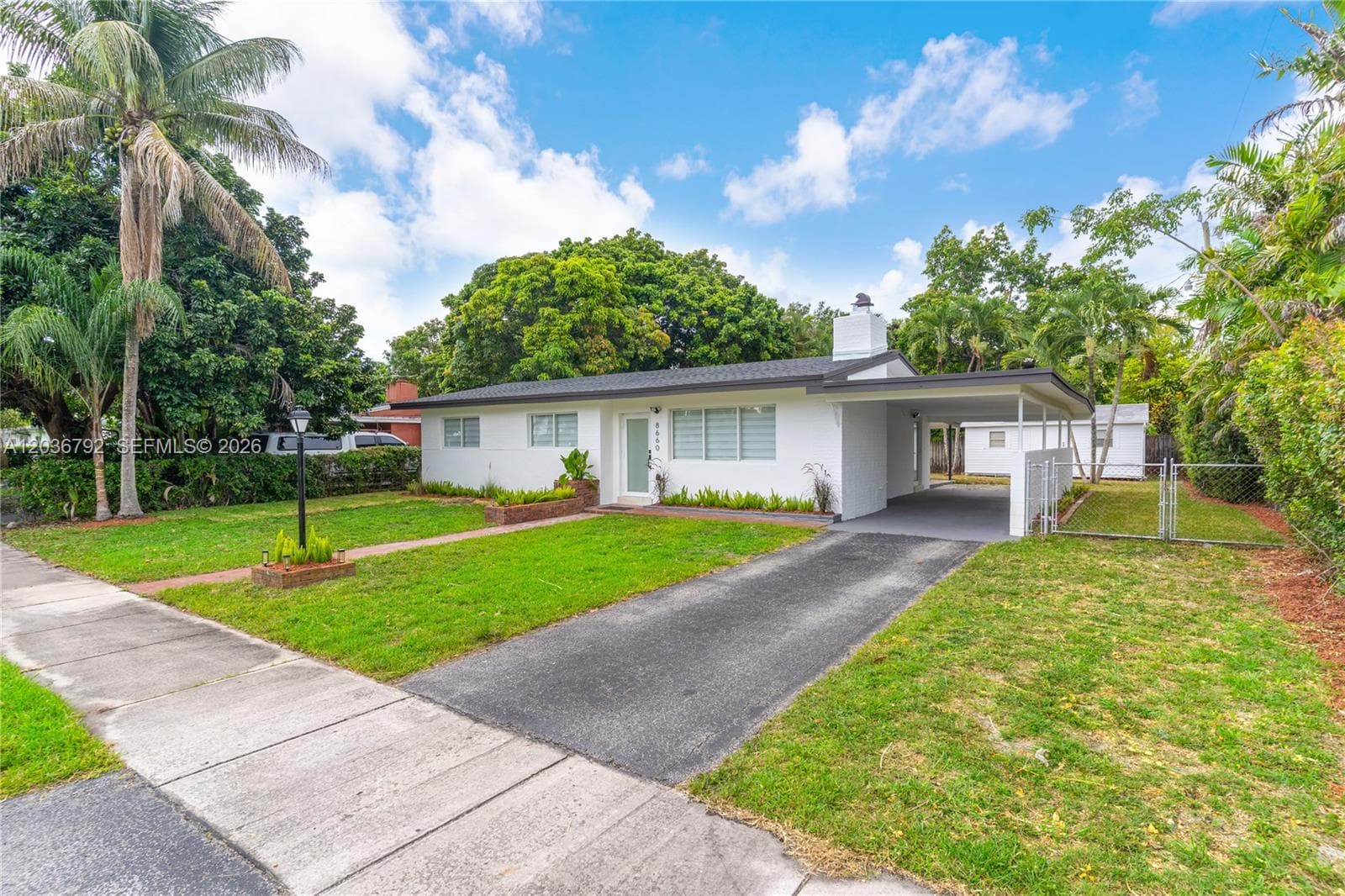 8660 SW 125th Ter, Miami FL 33156 photo 2