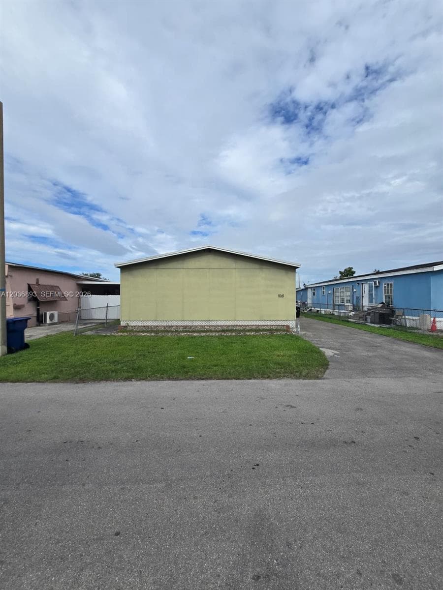 1061 SW 131 PL, Miami FL 33184 photo 3
