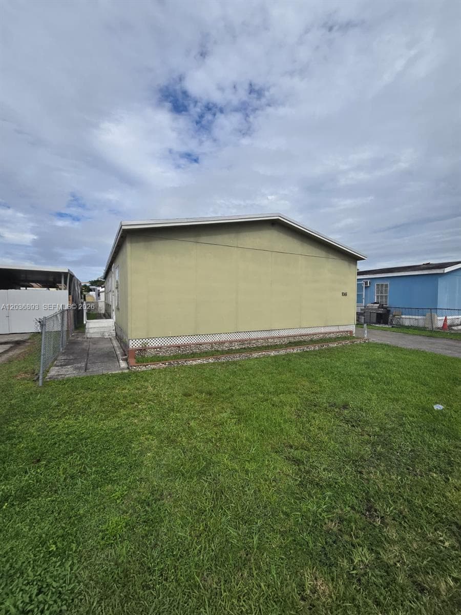 1061 SW 131 PL, Miami FL 33184 photo 4