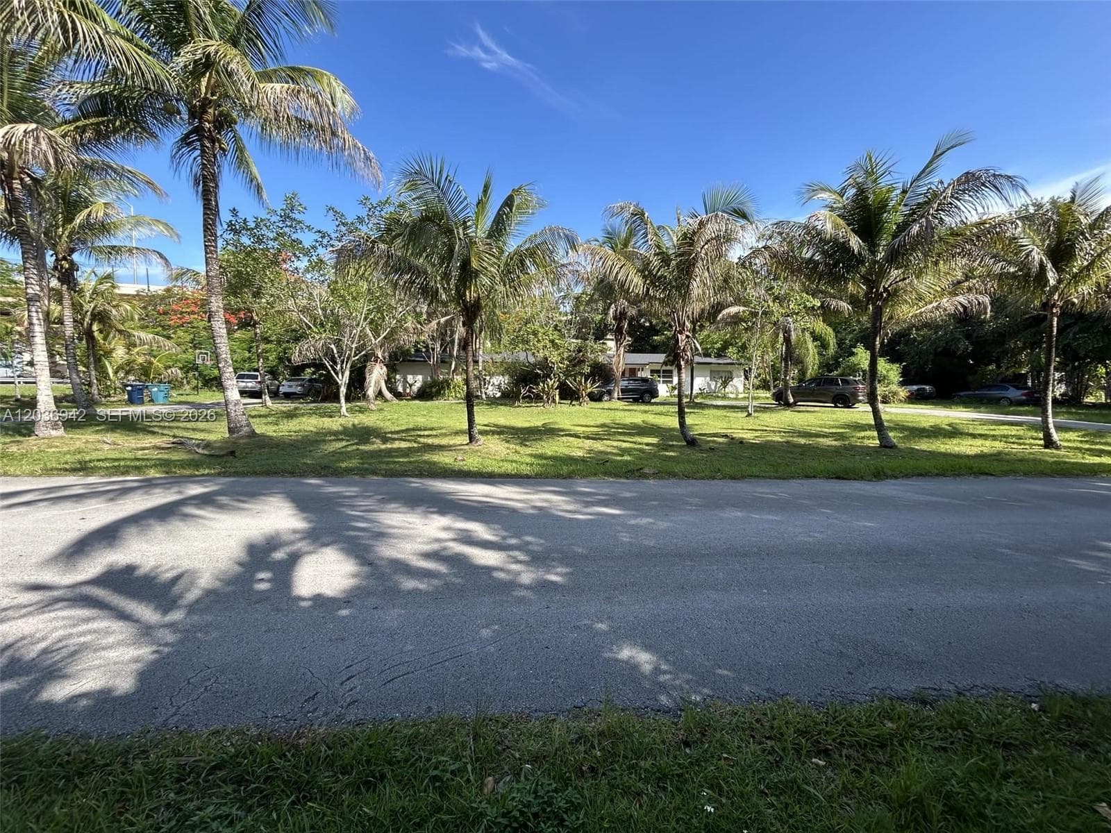8603 SW 68th St Rd, Miami FL 33143 photo 2