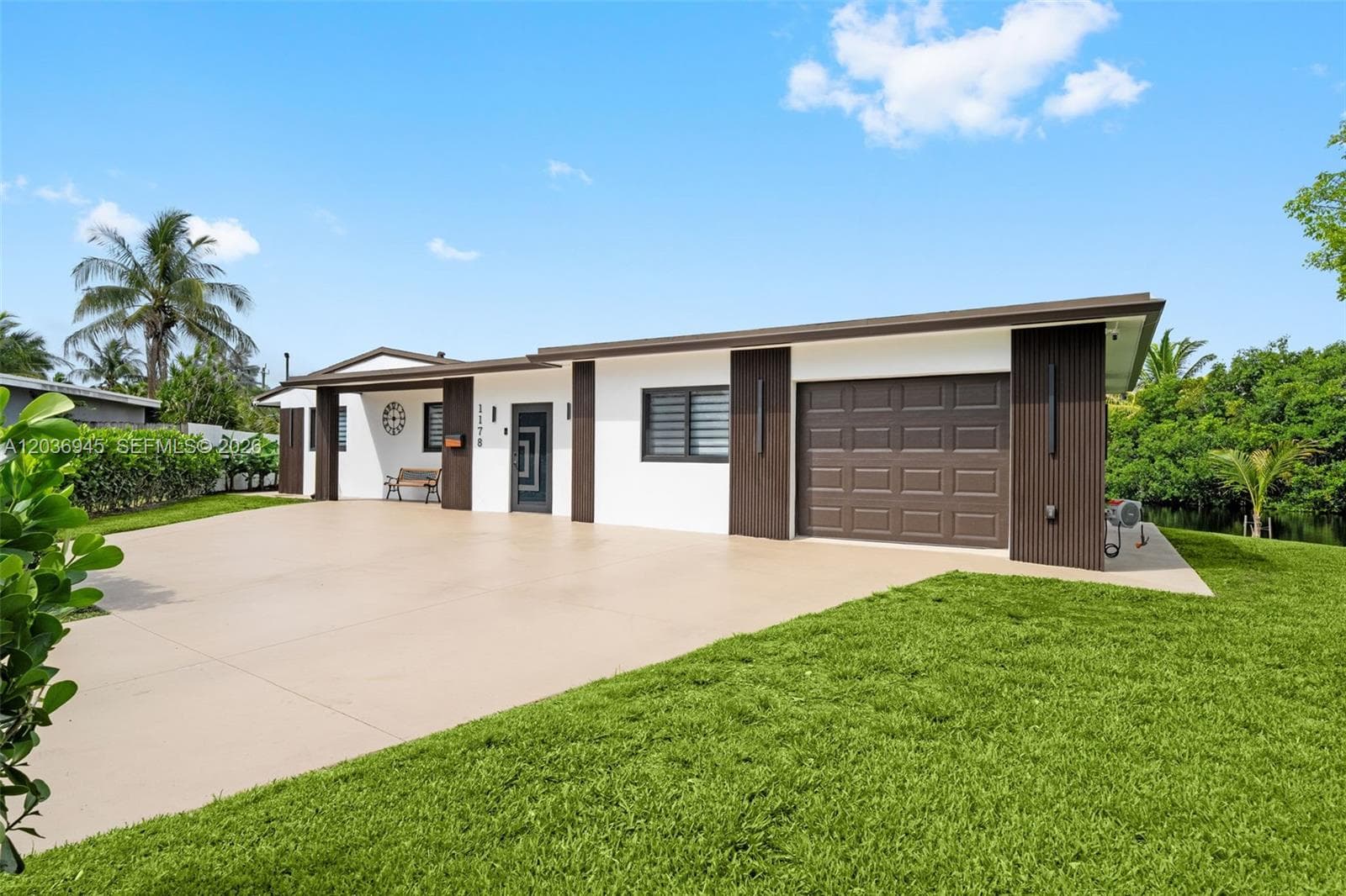 1178 Grant St, Hollywood FL 33019 photo 3