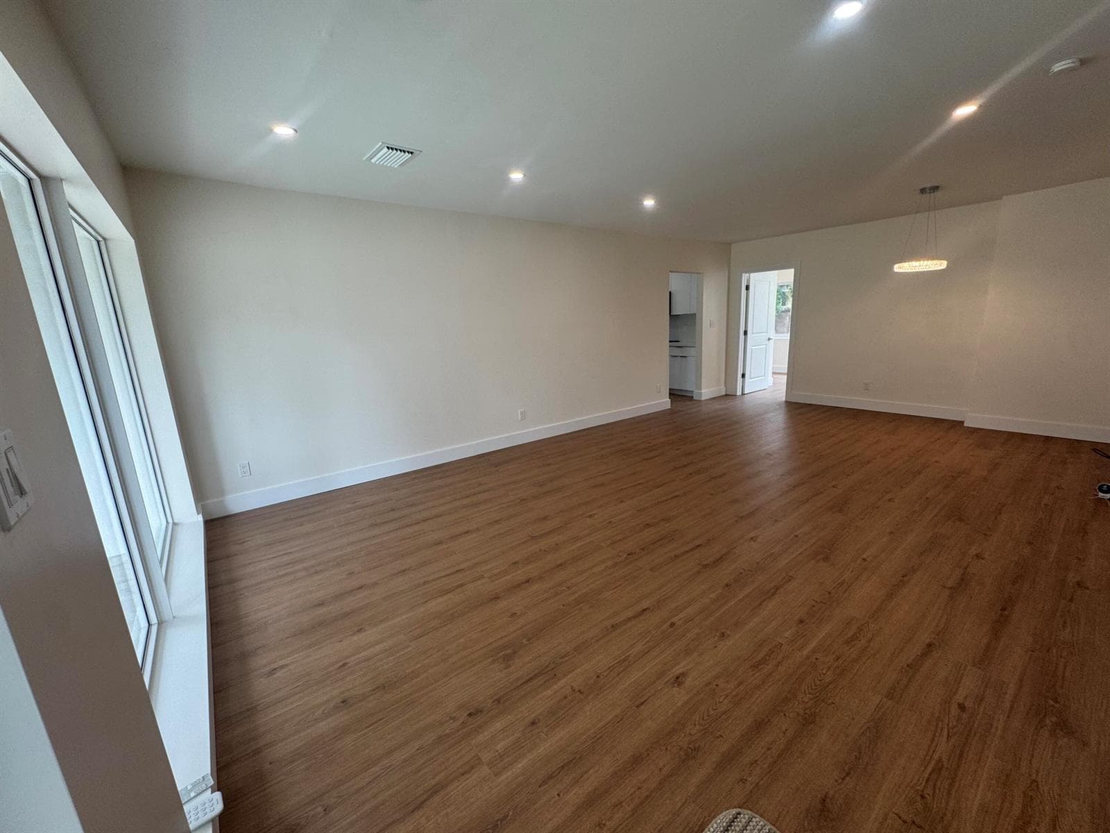 725 NE 160th Terrace, Miami, FL 33162 photo 2
