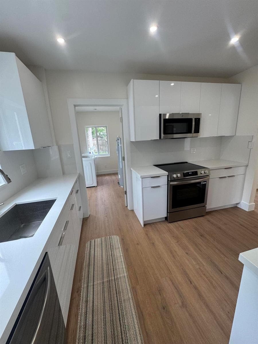 725 NE 160th Terrace, Miami, FL 33162 photo 4
