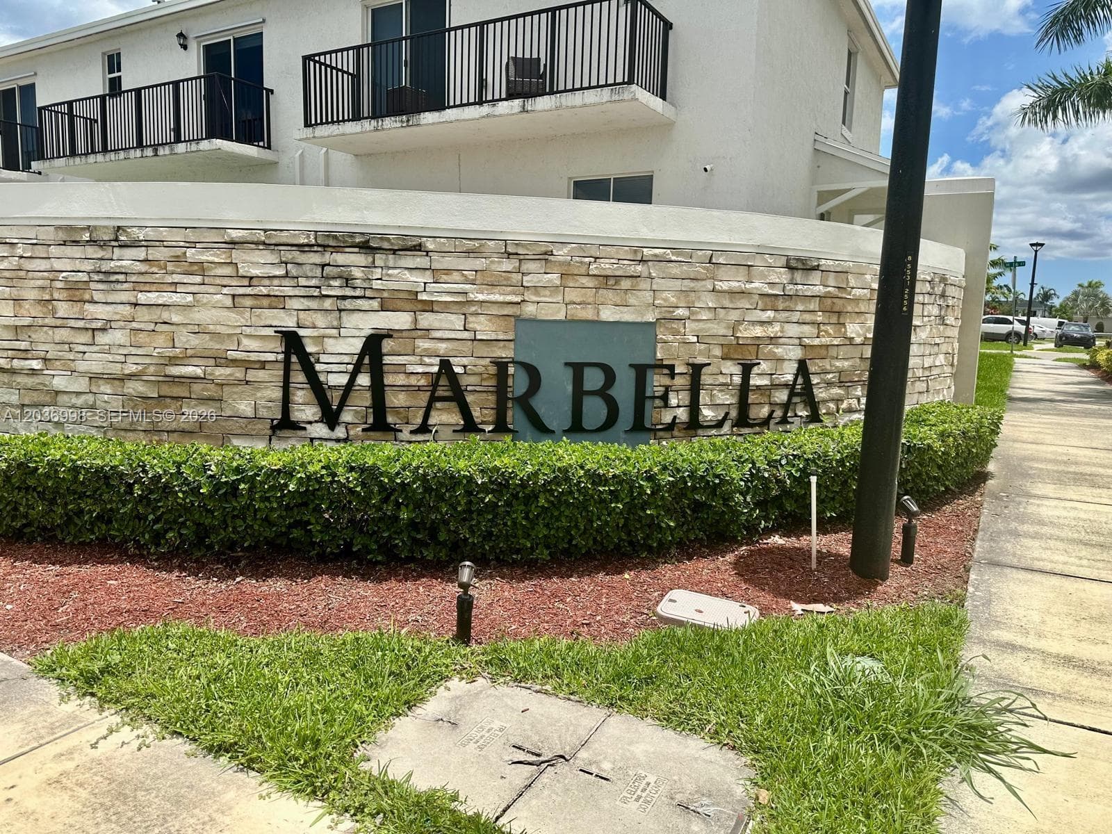 754 SE 19th St, Homestead FL 33034 photo 2